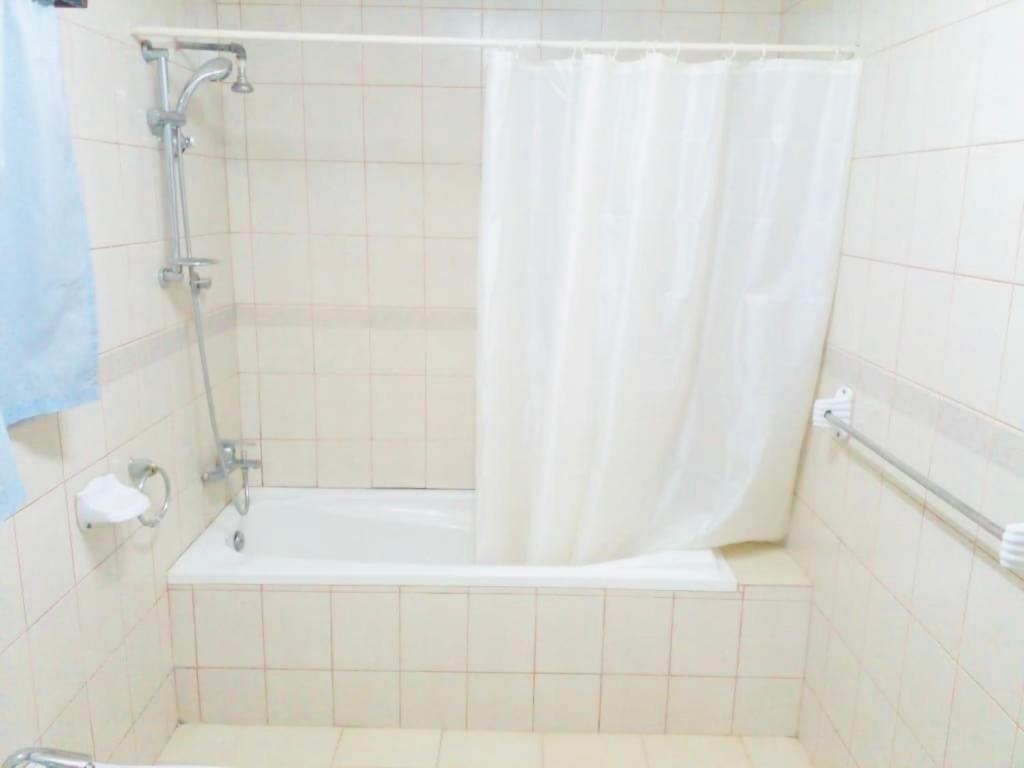 Zunox Guest House Freetown Luaran gambar