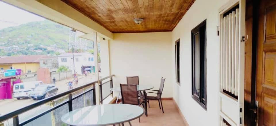 Zunox Guest House Freetown Luaran gambar