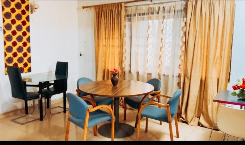 Zunox Guest House Freetown Luaran gambar