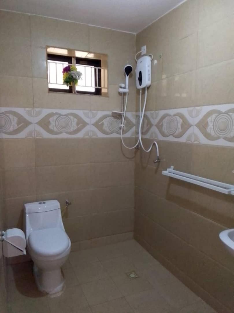 Zunox Guest House Freetown Luaran gambar