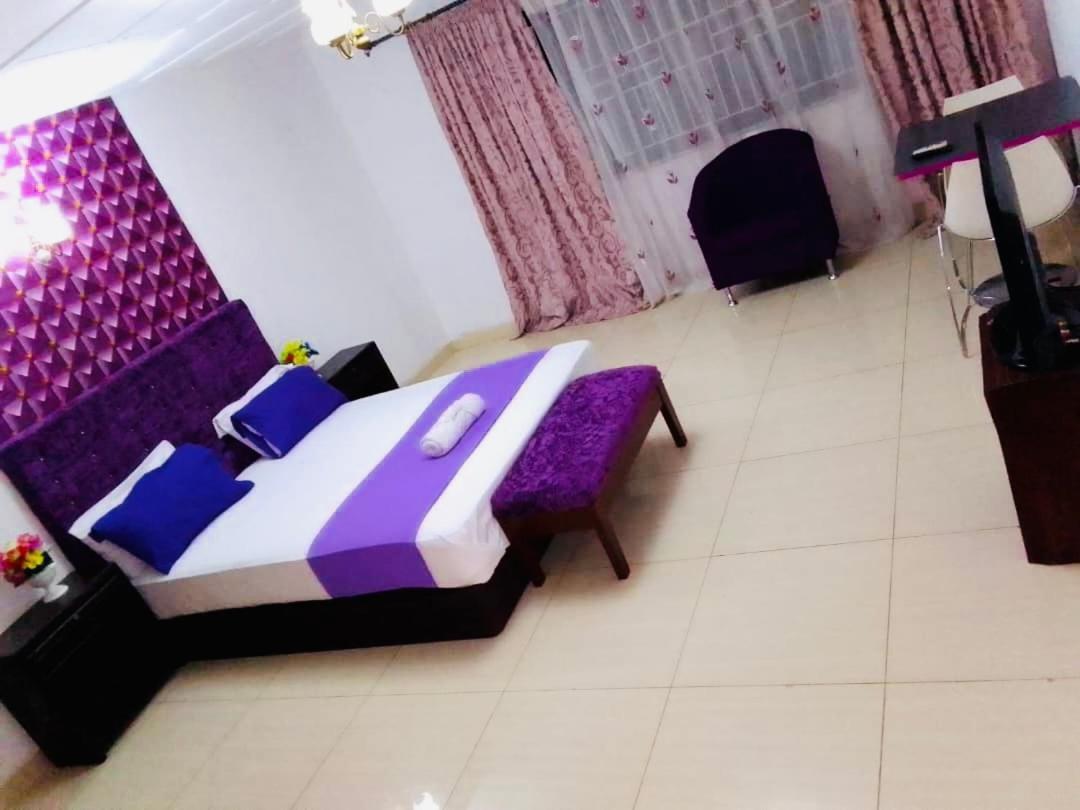 Zunox Guest House Freetown Luaran gambar