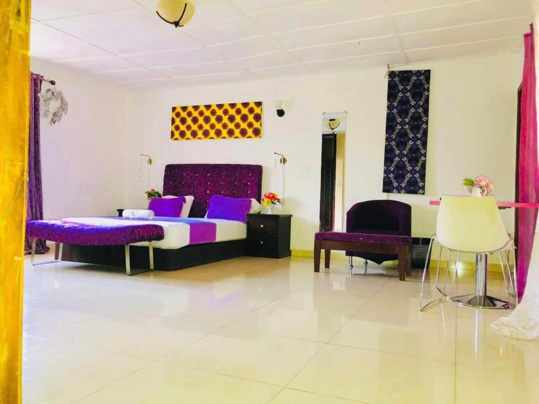 Zunox Guest House Freetown Luaran gambar
